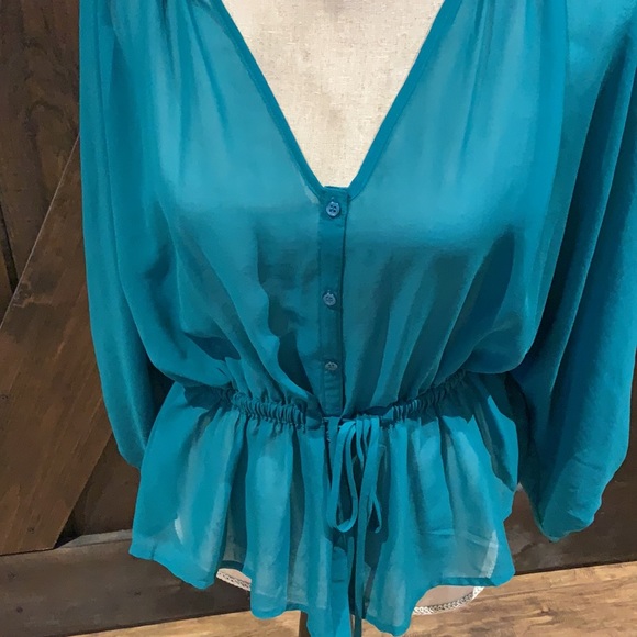 Lightweight H&M blouse - Picture 2 of 9